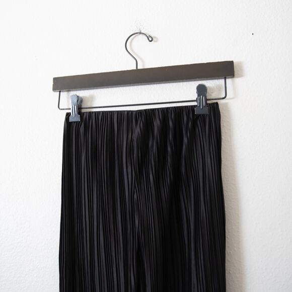 Maniere De Voir Pull On Pleated Flare Pants - Picture 2 of 5